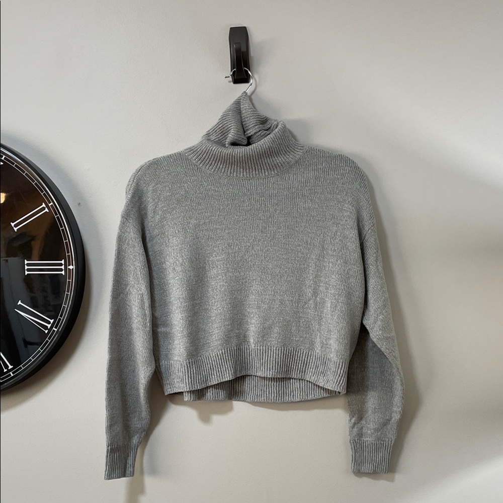 H&M Light Gray Cowl Neck cropped Sweater